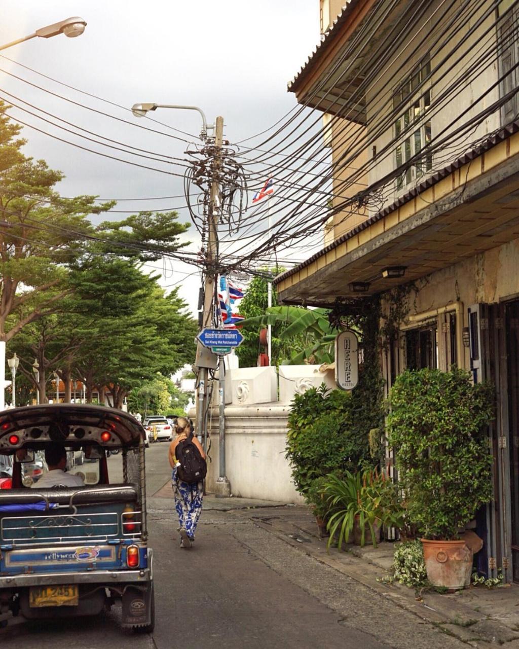 Here Hostel Bangkok Exterior photo